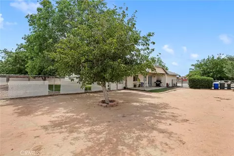 Exterior - 14285 Kiowa Rd, Apple Valley, CA 92307 photo 5 of 11