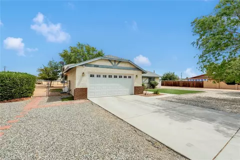 Exterior - 14285 Kiowa Rd, Apple Valley, CA 92307 photo 3 of 11