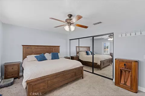 Bedroom - 14285 Kiowa Rd, Apple Valley, CA 92307 photo 3 of 3