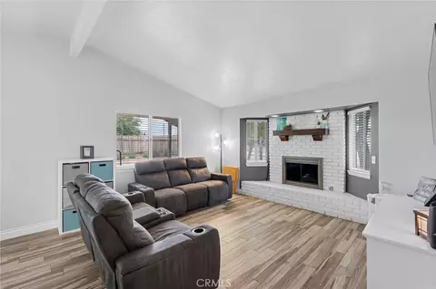 Living - 14285 Kiowa Rd, Apple Valley, CA 92307 photo 1 of 1
