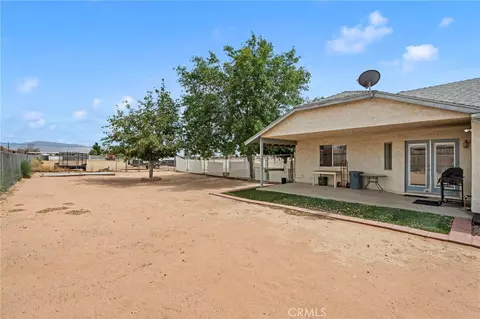 Exterior - 14285 Kiowa Rd, Apple Valley, CA 92307 photo 4 of 11