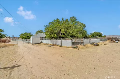 Exterior - 14285 Kiowa Rd, Apple Valley, CA 92307 photo 9 of 11