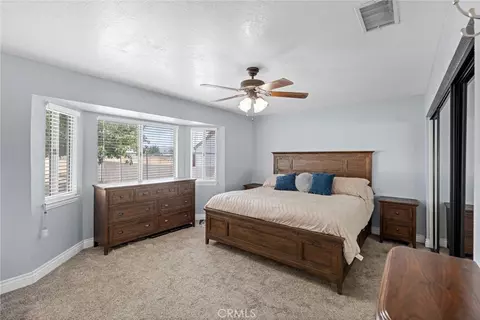 Bedroom - 14285 Kiowa Rd, Apple Valley, CA 92307 photo 2 of 3