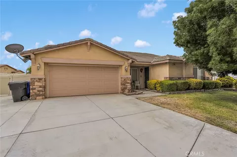 17647 Park Plaza Ct, Victorville, CA 92395