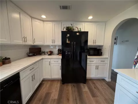 Kitchen - 26262 Community Blvd, Barstow, CA 92311 photo 3 of 5