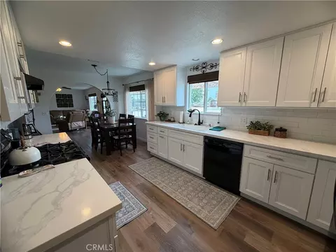 Kitchen - 26262 Community Blvd, Barstow, CA 92311 photo 5 of 5