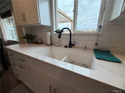 Kitchen - 26262 Community Blvd, Barstow, CA 92311 photo 2 of 5