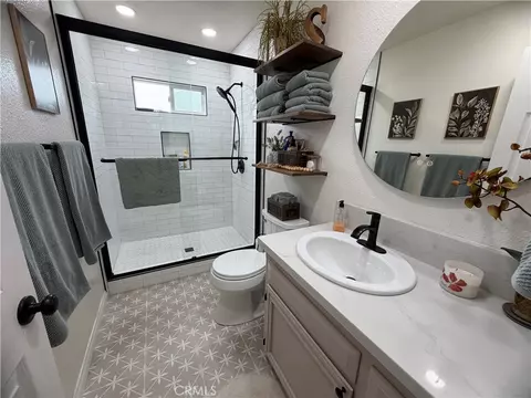 Bath - 26262 Community Blvd, Barstow, CA 92311 photo 1 of 3