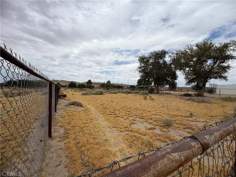 Exterior - 26262 Community Blvd, Barstow, CA 92311 photo 6 of 14