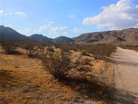13089 Sunset Dr, Lucerne Valley, CA 92356
