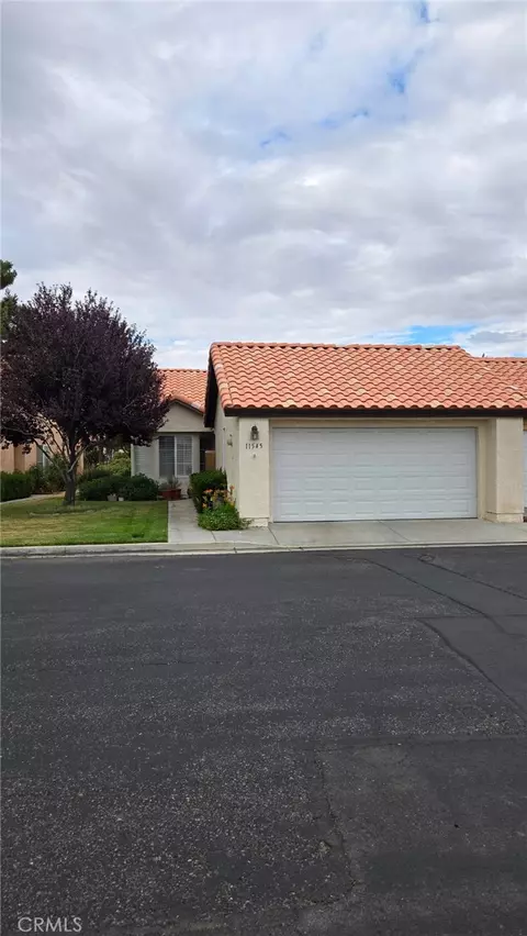11545 Oak, Apple Valley, CA 92308 photo 2