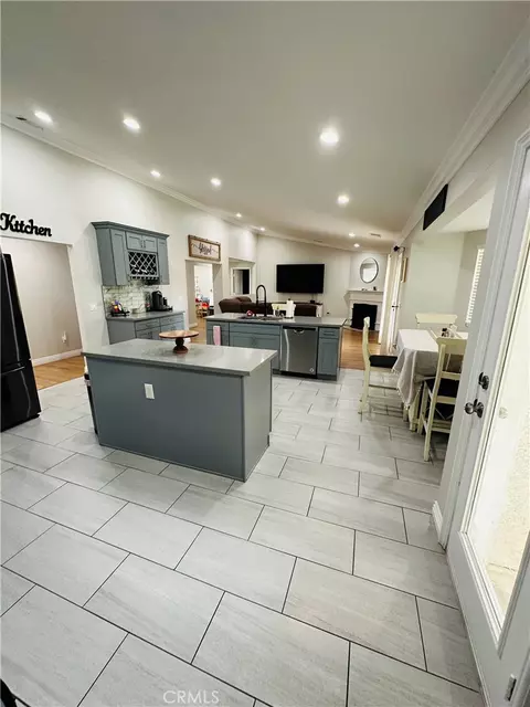 Kitchen - 11131 Arcadia, Apple Valley, CA 92308 photo 6 of 6
