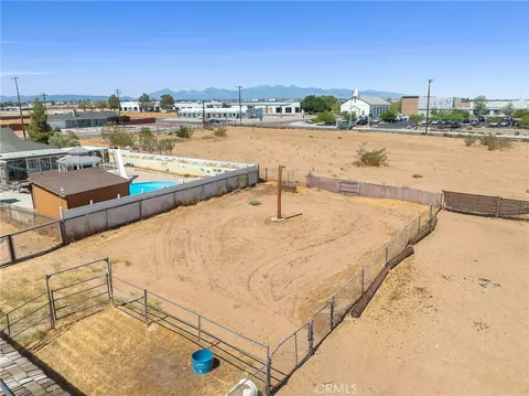 View/Area - 17598 Linden St, Hesperia, CA 92345 photo 8 of 9