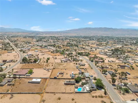 View/Area - 17598 Linden St, Hesperia, CA 92345 photo 4 of 9