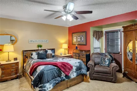 Bedroom - 17598 Linden St, Hesperia, CA 92345 photo 1 of 4