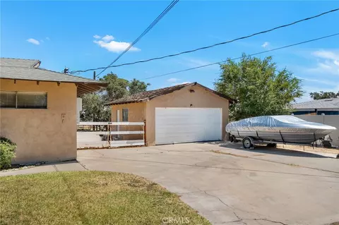 Exterior - 17598 Linden St, Hesperia, CA 92345 photo 4 of 8