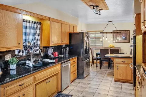 Kitchen - 17598 Linden St, Hesperia, CA 92345 photo 1 of 2