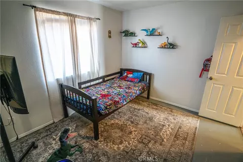 Bedroom - 14834 Narragansett, Apple Valley, CA 92307 photo 4 of 5