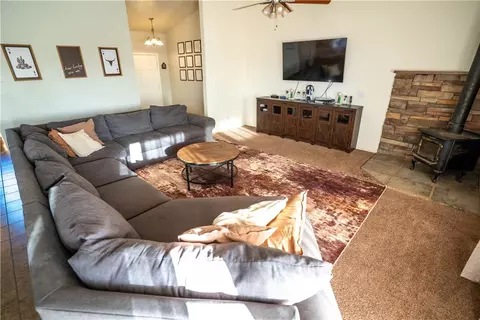 Living - 14834 Narragansett, Apple Valley, CA 92307 photo 2 of 3