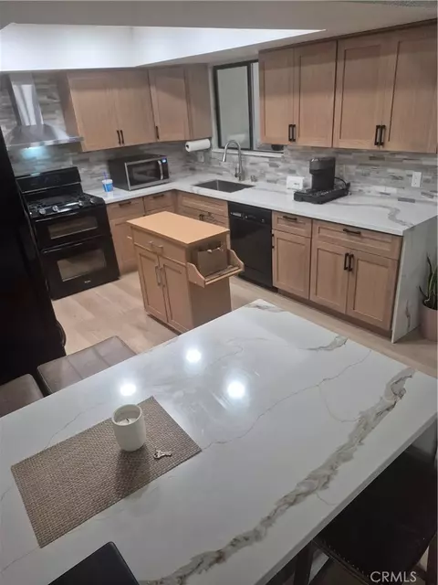 Kitchen - 1331 Savanna, Barstow, CA 92311 photo 2 of 5