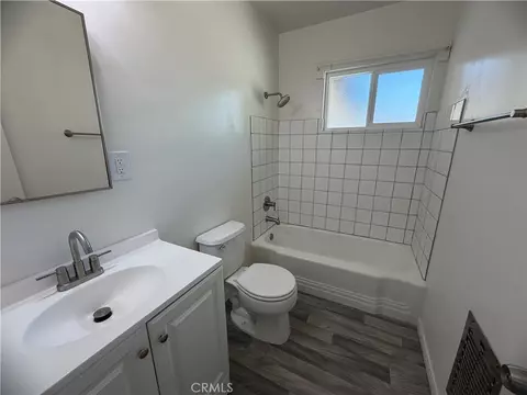 Bath - 29040 Gabilan St, Barstow, CA 92311 photo 1 of 2