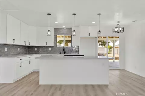 Kitchen - 18282 Manzanita, Hesperia, CA 92345 photo 2 of 6
