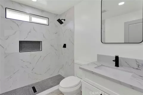 Bath - 18282 Manzanita, Hesperia, CA 92345 photo 4 of 5