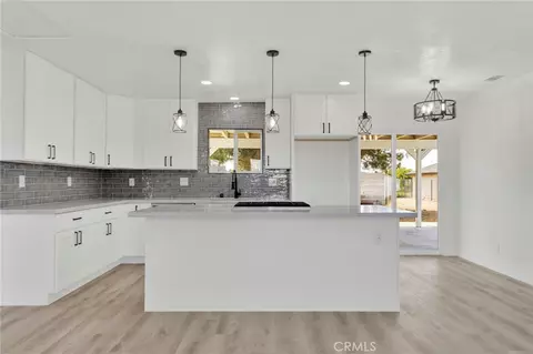 Kitchen - 18282 Manzanita, Hesperia, CA 92345 photo 2 of 8