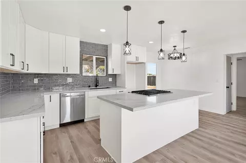Kitchen - 18282 Manzanita, Hesperia, CA 92345 photo 1 of 8