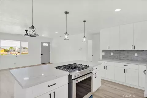 Kitchen - 18282 Manzanita, Hesperia, CA 92345 photo 6 of 6