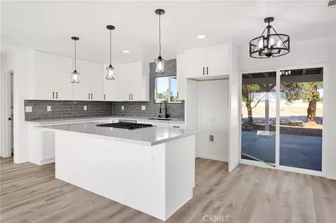 Kitchen - 18282 Manzanita, Hesperia, CA 92345 photo 3 of 8