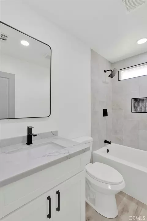 Bath - 18282 Manzanita, Hesperia, CA 92345 photo 2 of 5