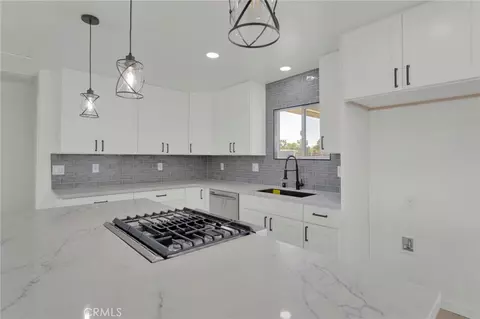 Kitchen - 18282 Manzanita, Hesperia, CA 92345 photo 3 of 6