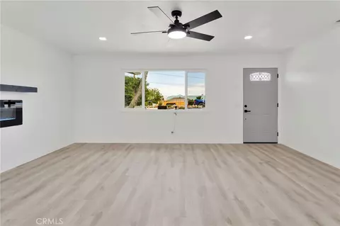 Living - 18282 Manzanita, Hesperia, CA 92345 photo 3 of 8