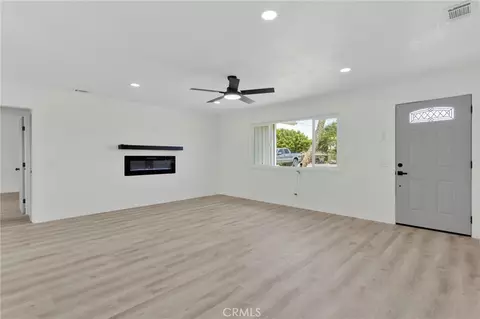 Living - 18282 Manzanita, Hesperia, CA 92345 photo 5 of 8