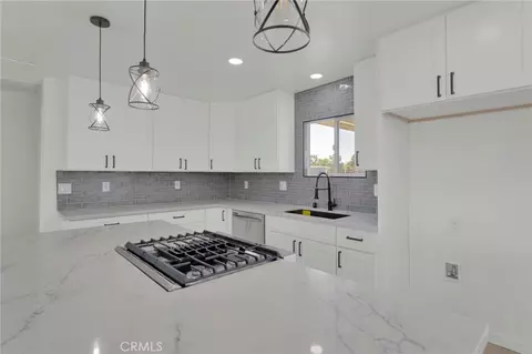 Kitchen - 18282 Manzanita, Hesperia, CA 92345 photo 5 of 8
