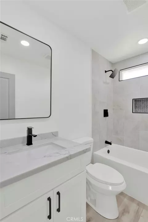 Bath - 18282 Manzanita, Hesperia, CA 92345 photo 2 of 5