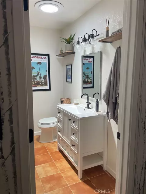 Bath - 27815 Panamint Rd, Barstow, CA 92311 photo 2 of 4