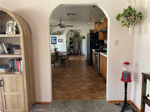 Entry Way - 27815 Panamint Rd, Barstow, CA 92311 photo 3 of 3