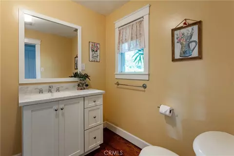 Bath - 1121 Vista Way, Oceanside, CA 92054 photo 2 of 6