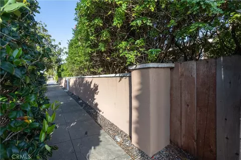 Exterior - 1121 Vista Way, Oceanside, CA 92054 photo 12 of 14