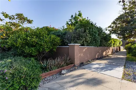 Exterior - 1121 Vista Way, Oceanside, CA 92054 photo 11 of 14