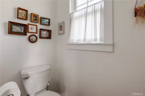 Bath - 1121 Vista Way, Oceanside, CA 92054 photo 1 of 6