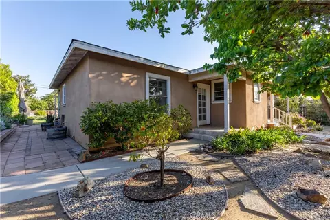 Exterior - 1121 Vista Way, Oceanside, CA 92054 photo 5 of 14