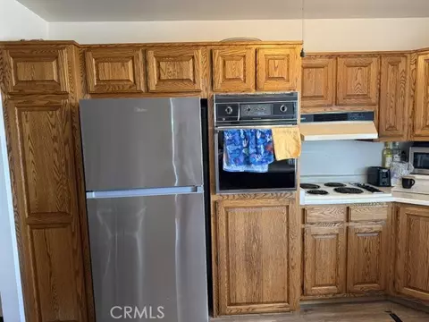 Kitchen - 313 Desnok, Needles, CA 92363 photo 2 of 2