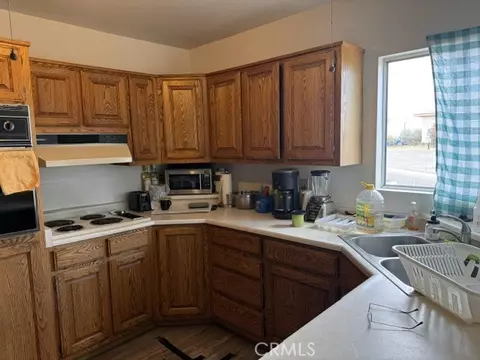 313 Desnok, Needles, CA 92363 photo 8