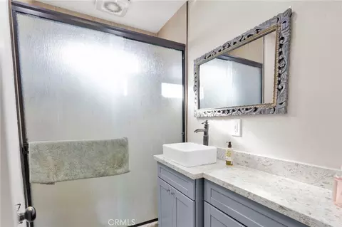 Bath - 4443 Highland Pl, Riverside, CA 92506 photo 2 of 4
