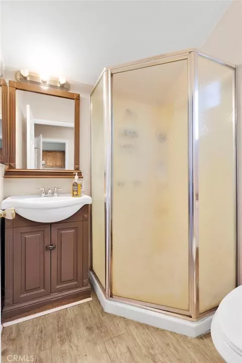 Bath - 4443 Highland Pl, Riverside, CA 92506 photo 3 of 4