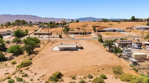 View/Area - 18686 Lilac St, Hesperia, CA 92345 photo 2 of 3