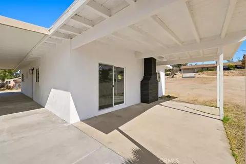 Exterior - 18686 Lilac St, Hesperia, CA 92345 photo 2 of 5